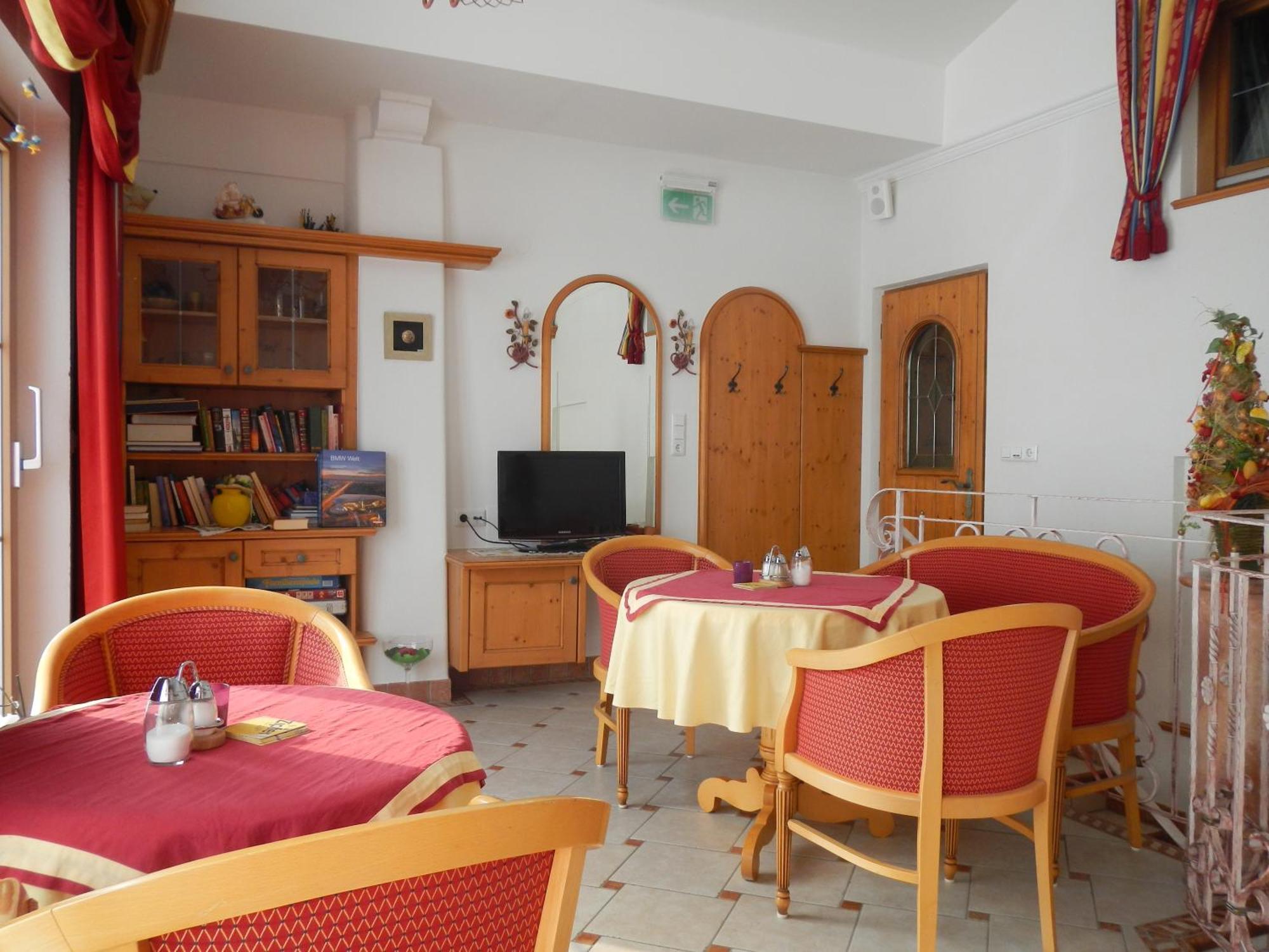 Hotel Landhaus Marchfeld Oberau Eksteriør billede